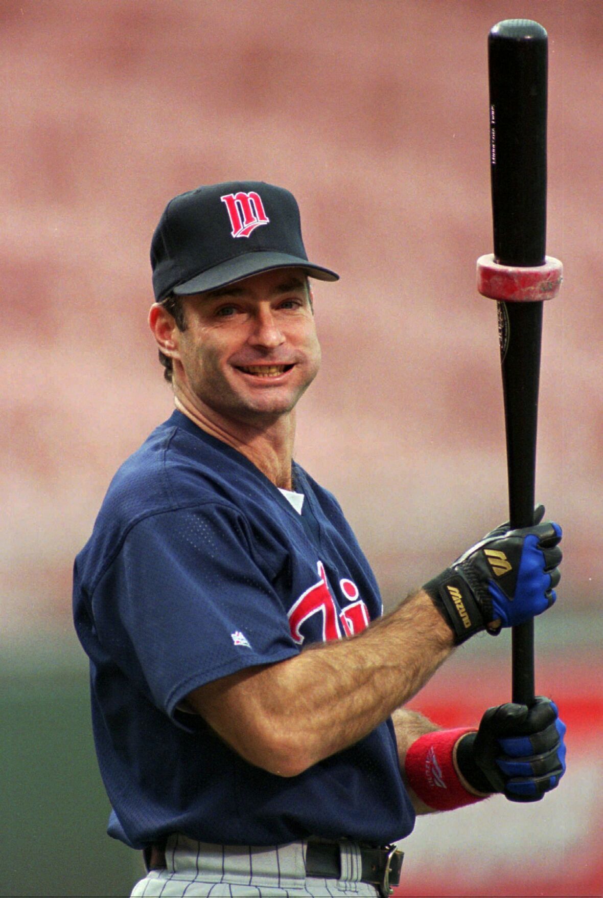 1996: Paul Molitor gets his 3,000th career hit